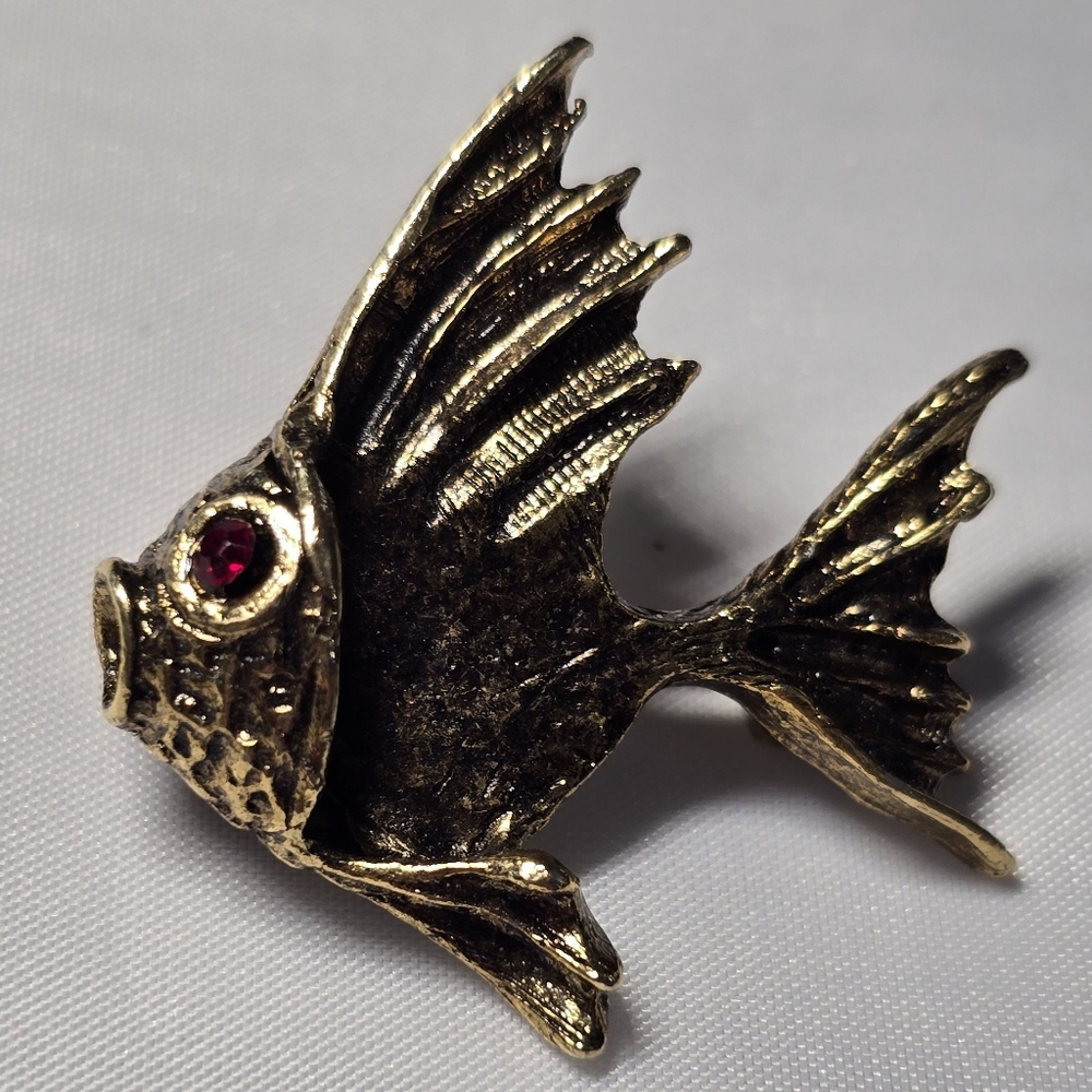Vintage Gold Fish-Shaped Brooch